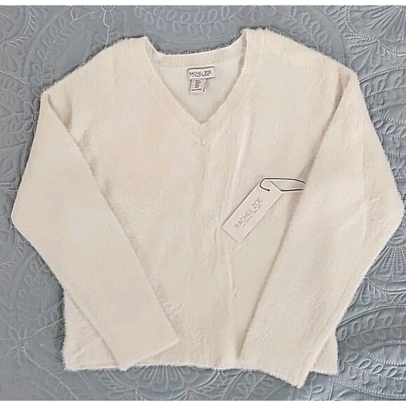 NWT Rachel Zoe Ivory Eyelash Fuzzy Fur V-Neck Sweater Size S - Picture 1 of 6